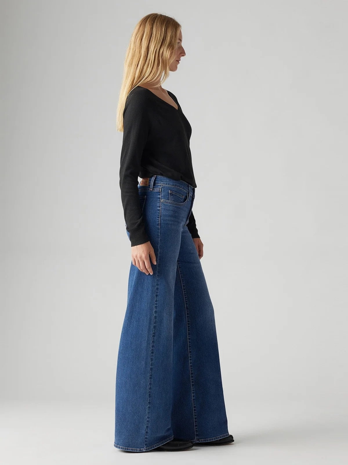 Levi's 318 Shaping Wide Leg Jean - Clever Girl