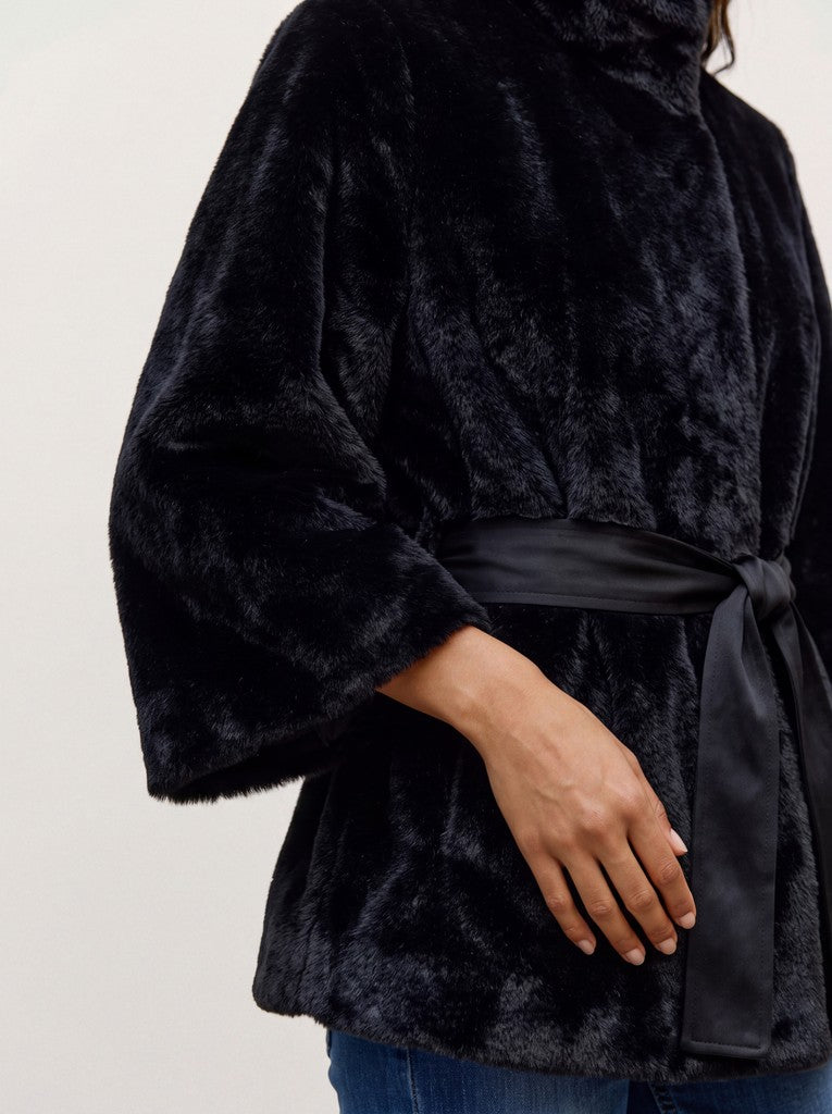 Vero Moda Solaimamia Faux Fur Belted Cape