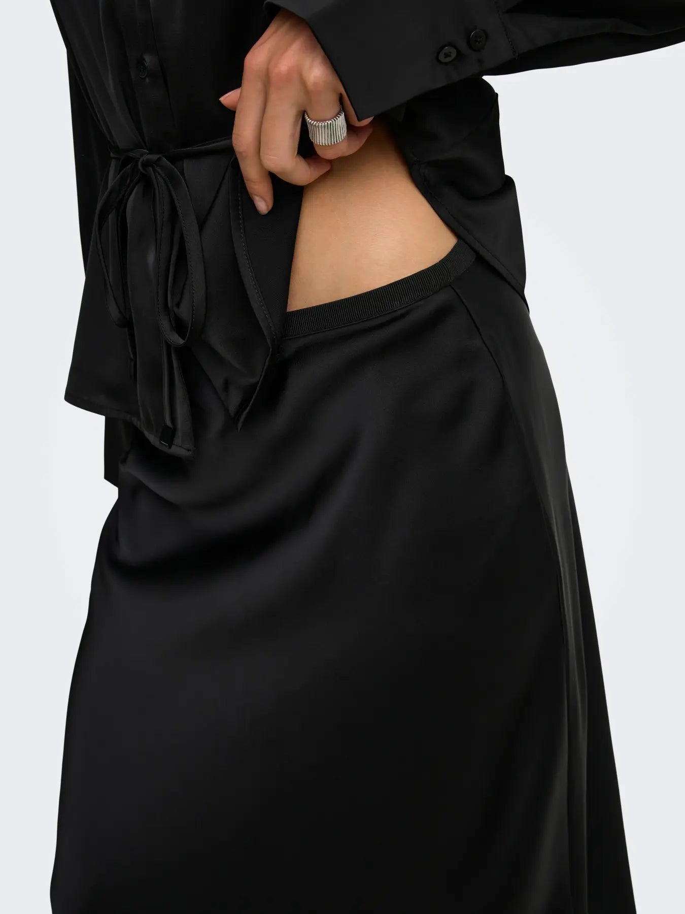 Jaqueline de Yong Aria Satin Midi Skirt
