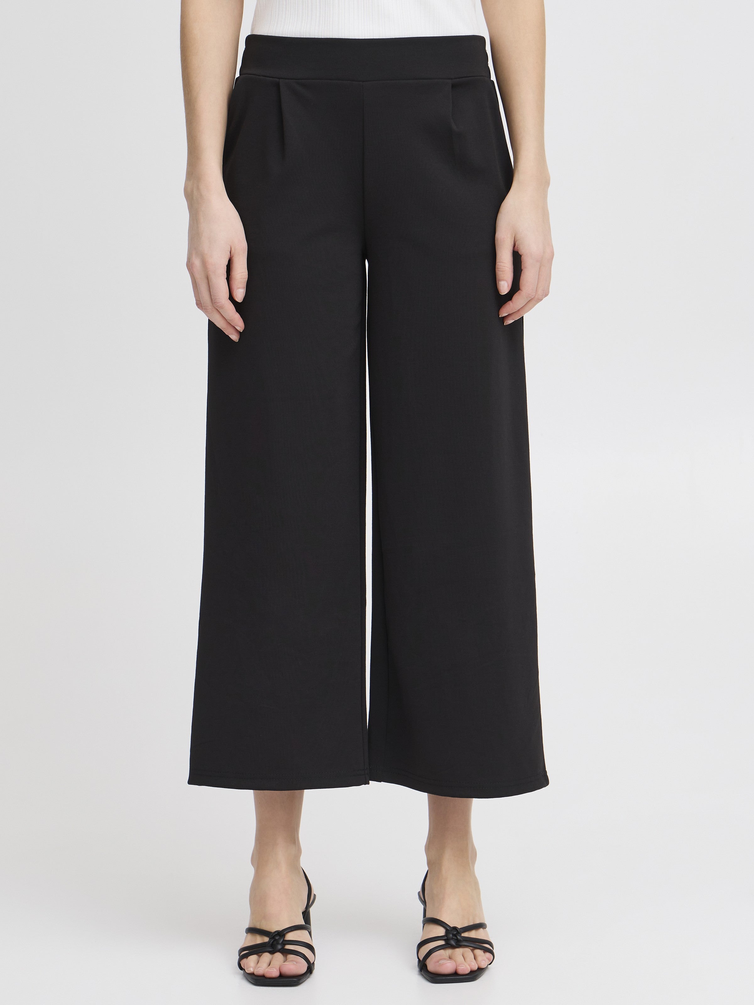 Ichi Kate Jersey 25” Wide Pant in black, featuring a wide-leg design and comfortable jersey fabric.