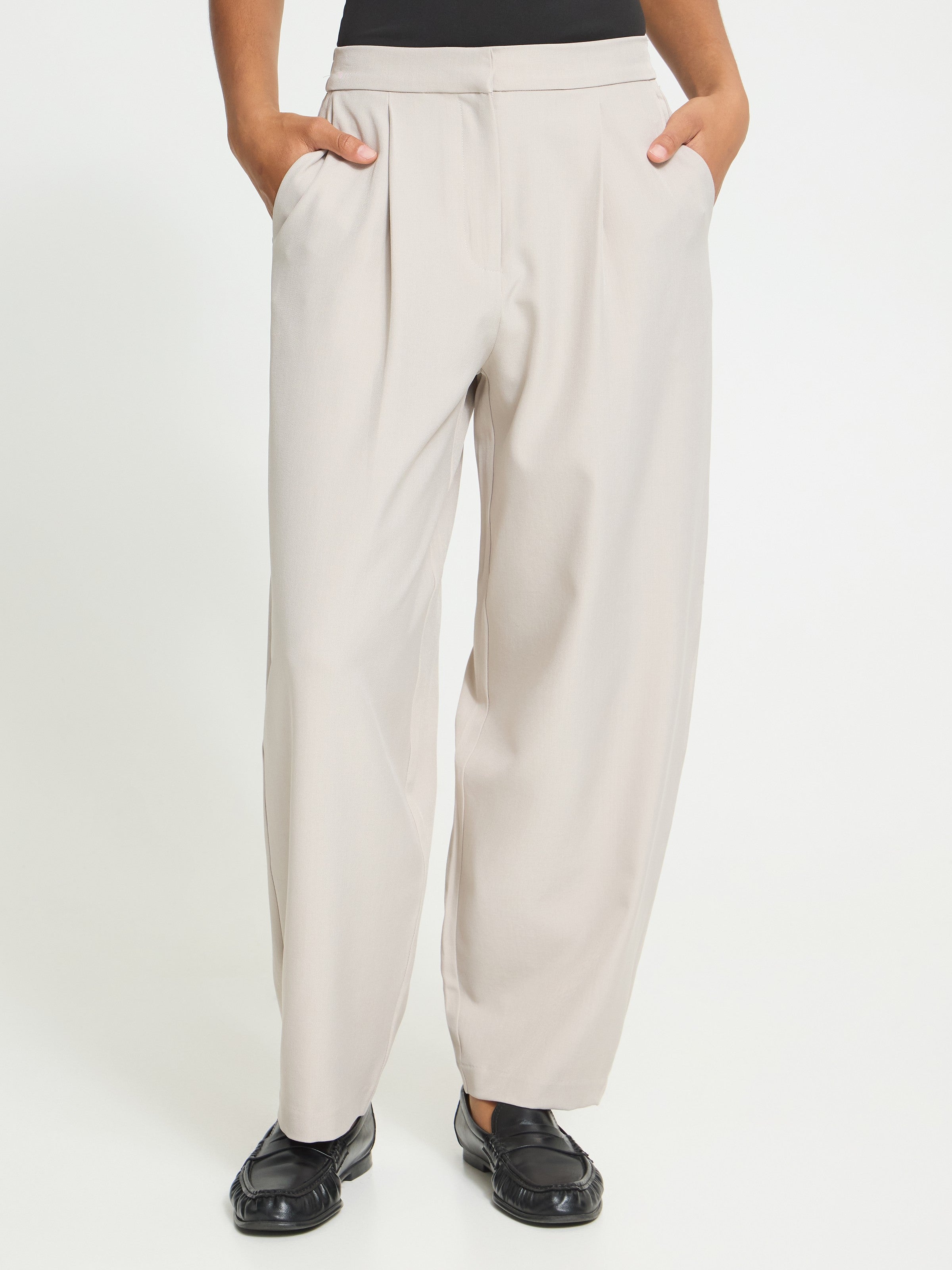 The Ichi Fava Barrel Pant
