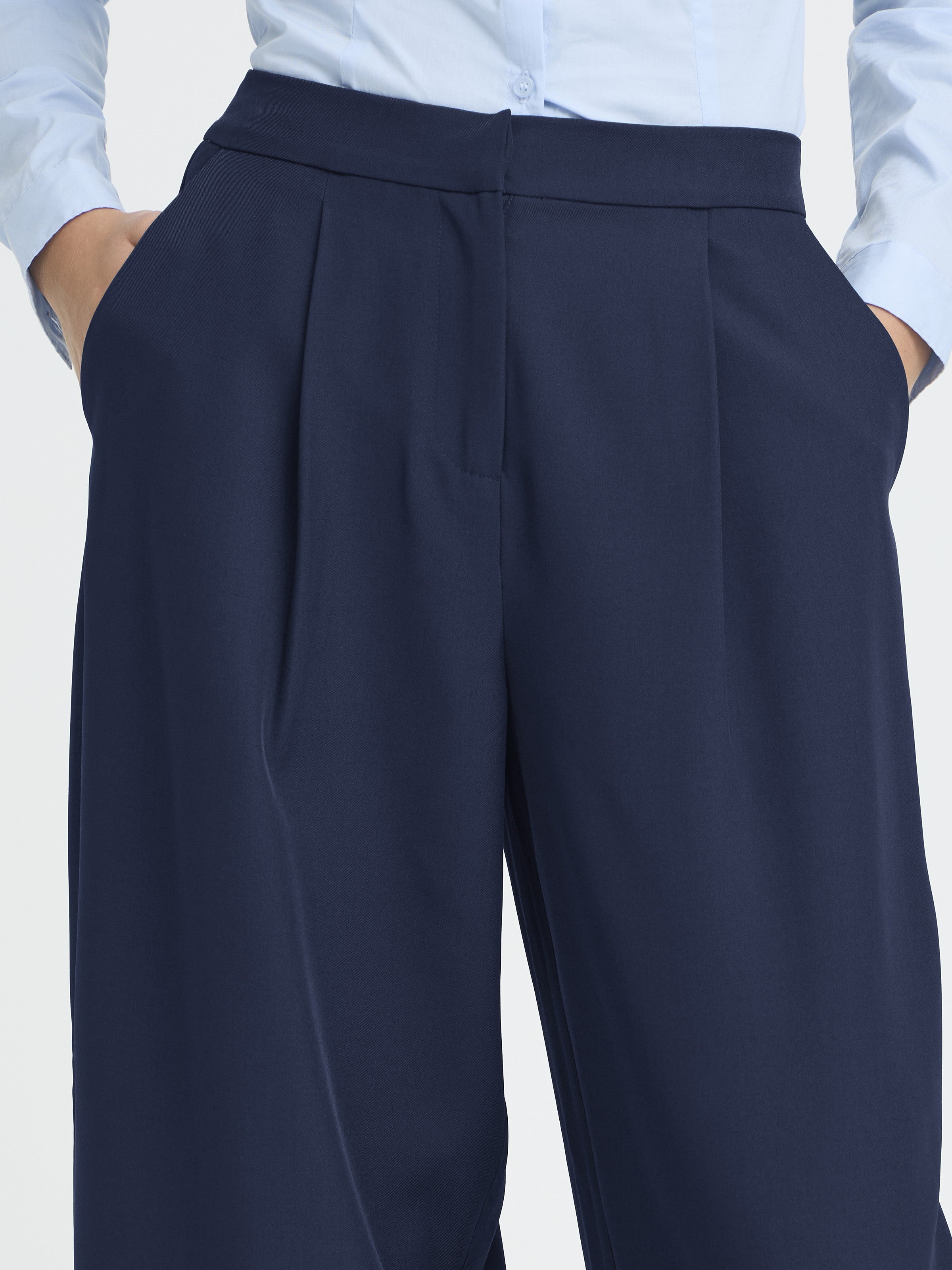 The Ichi Fava Barrel Pant