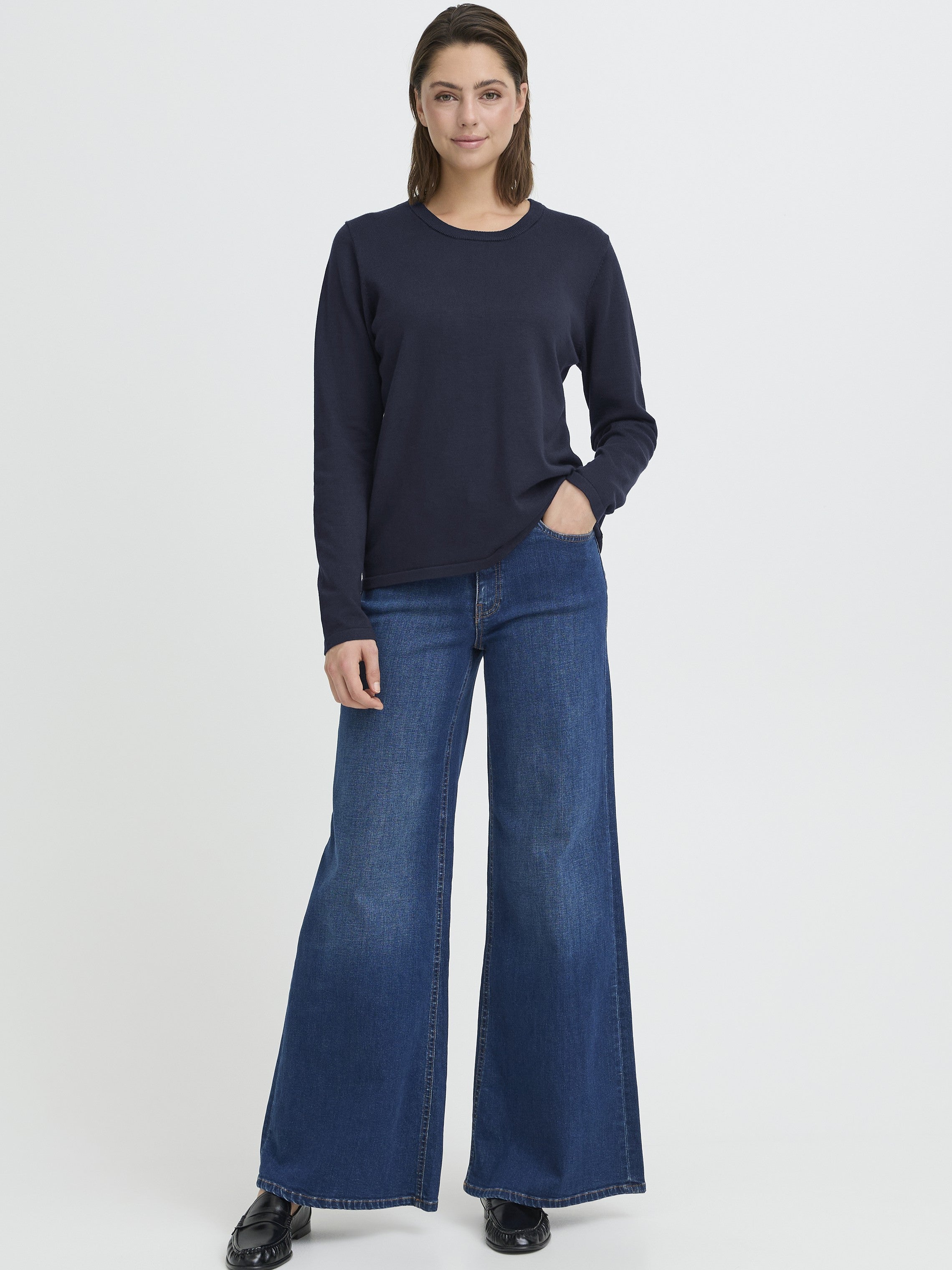 Ichi Luis Classic Crew Neck Sweater