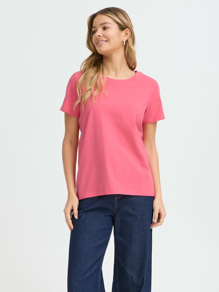 Fransa Shoulder Detail Short Sleeve Crew Neck T-Shirt in pink paired with dark denim jeans by Fransa
