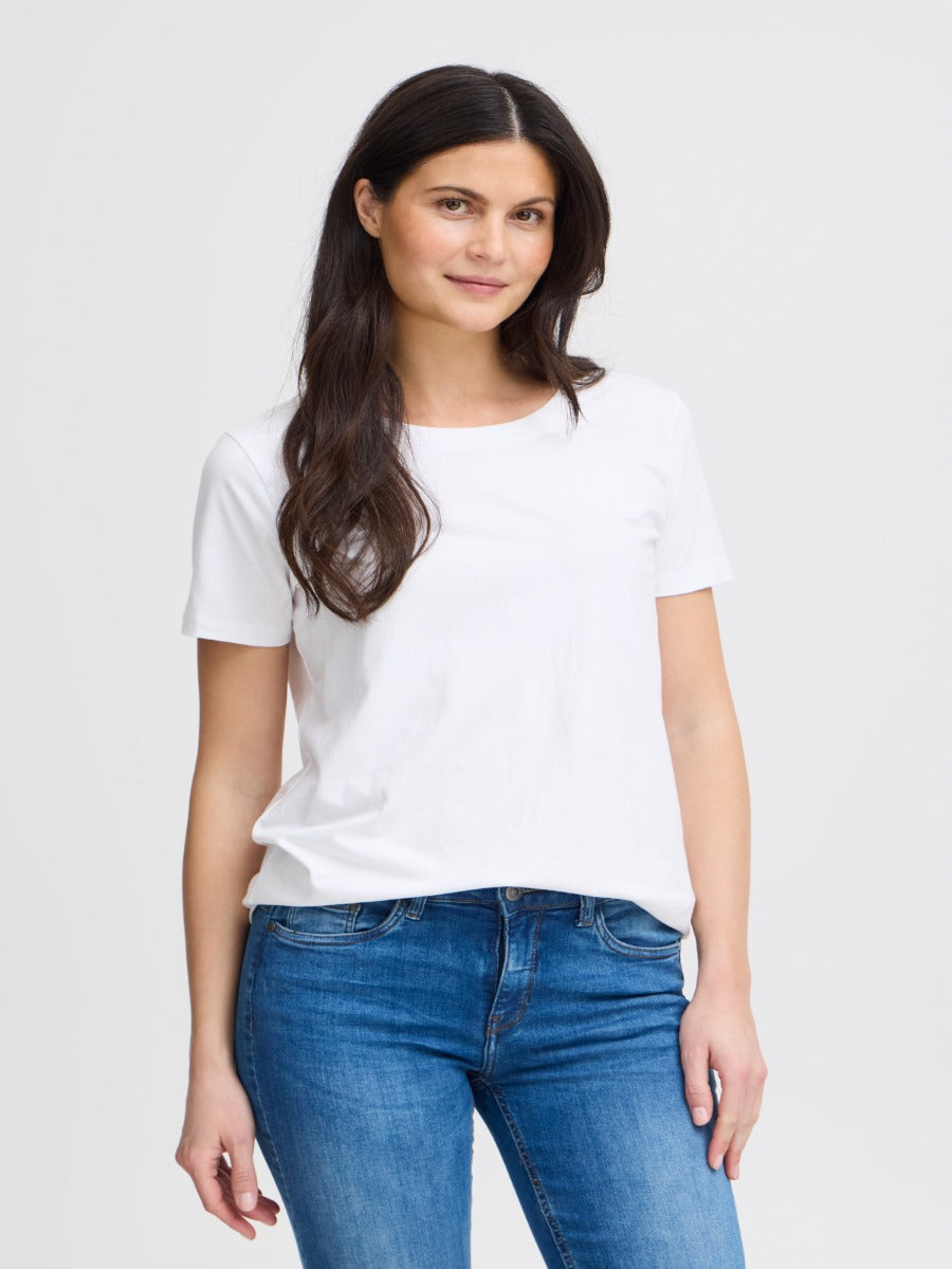 Fransa Shoulder Detail Short Sleeve Crew Neck T-Shirt in white paired with blue denim jeans by Fransa