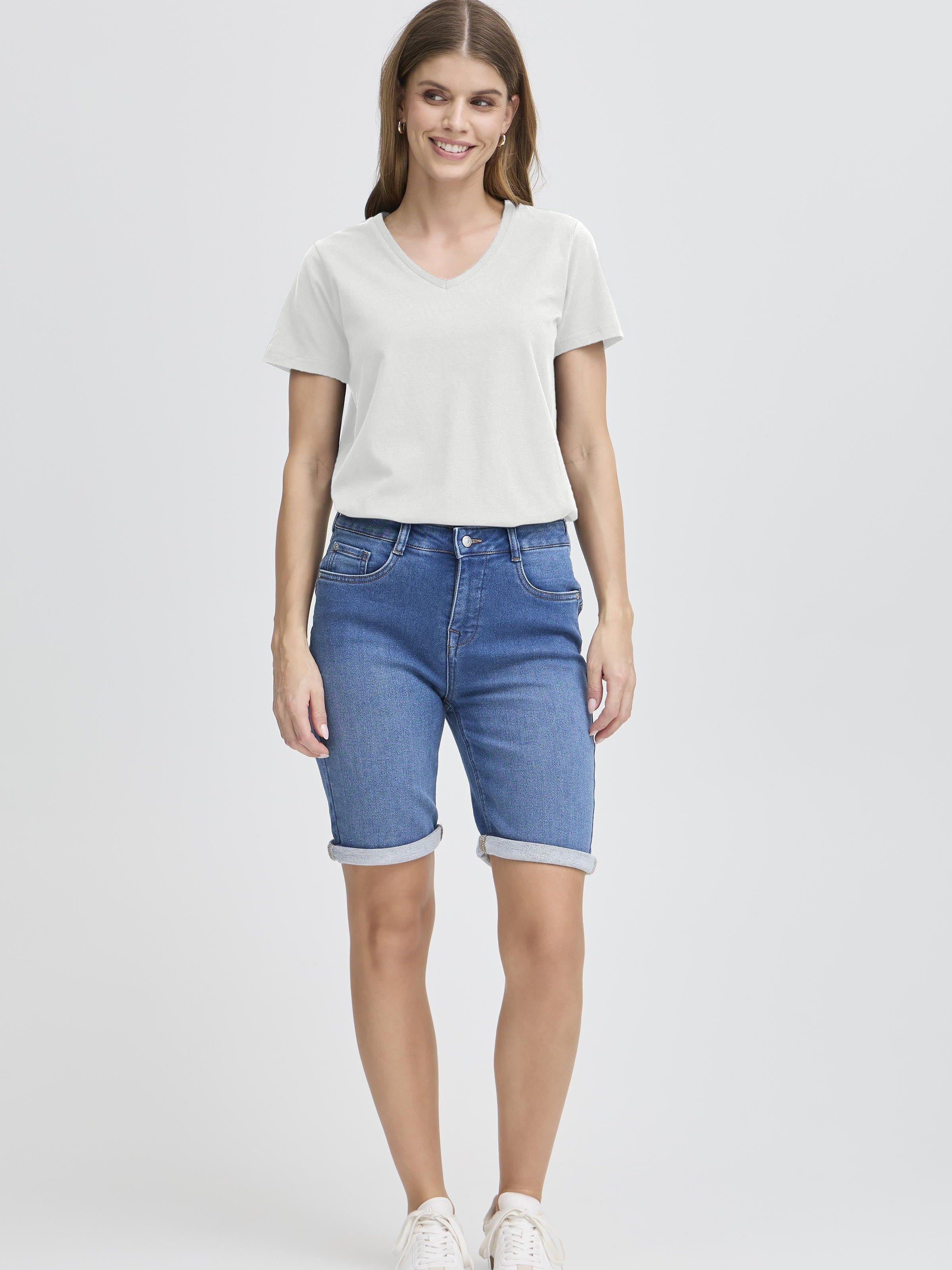 Fransa Shoulder Detail Short Sleeve V-Neck T-Shirt in white paired with denim shorts and white sneakers