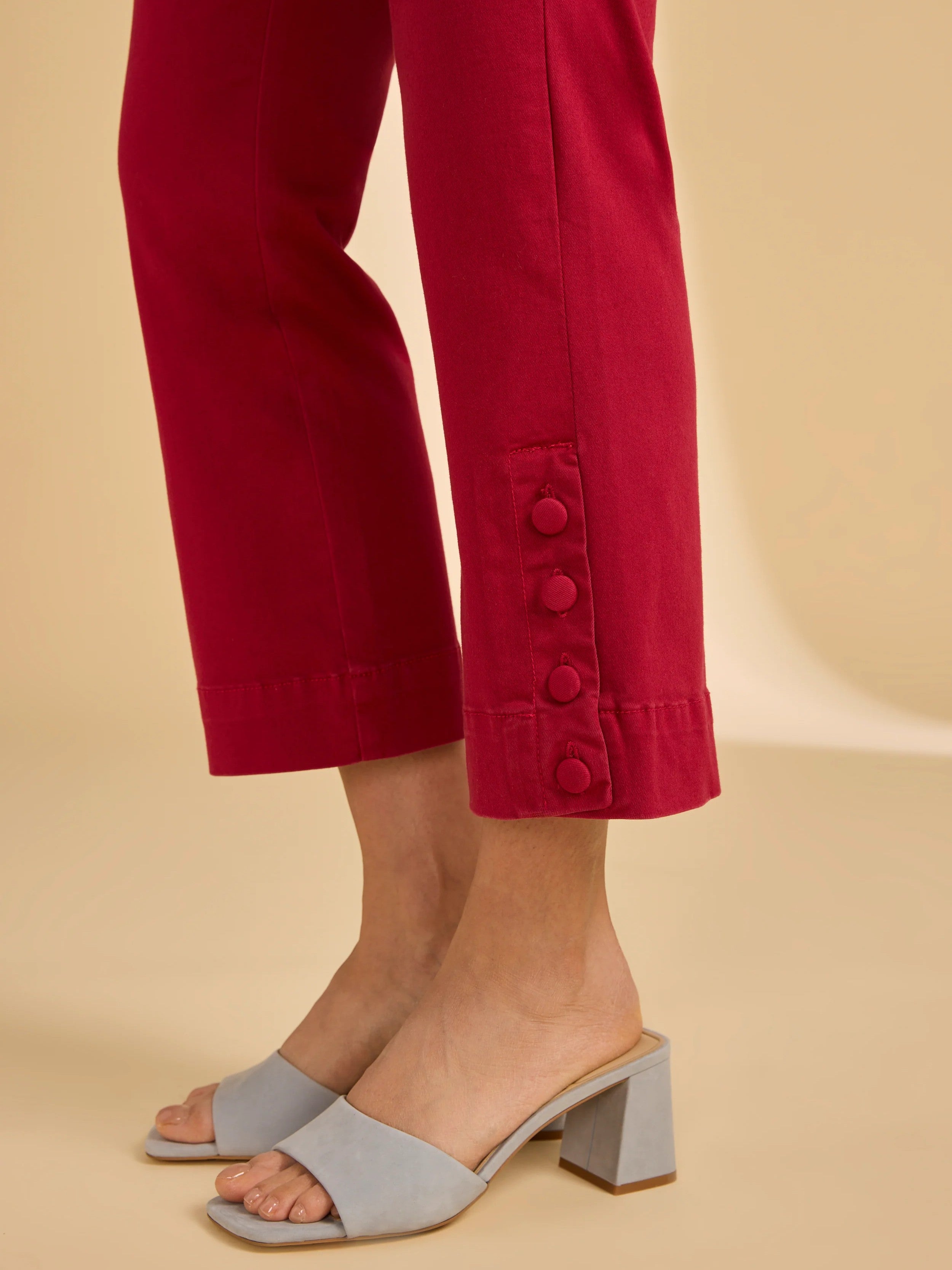 FDJ Olivia Pull-On 26" Inseam Button Hem Crop Pant