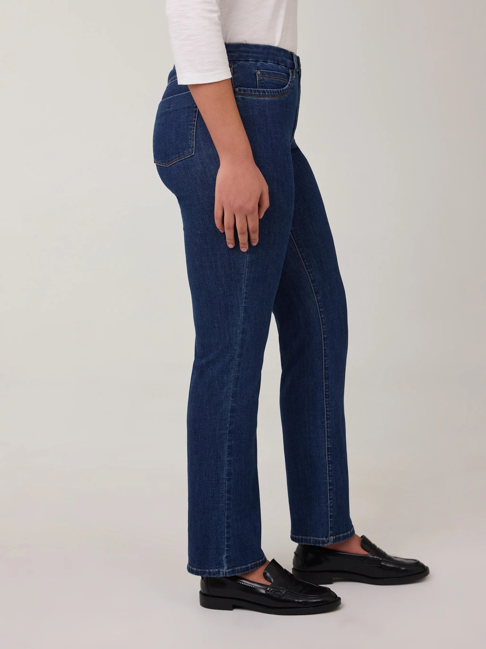 FDJ Petite Olivia Supreme Straight Leg 29" Jeans