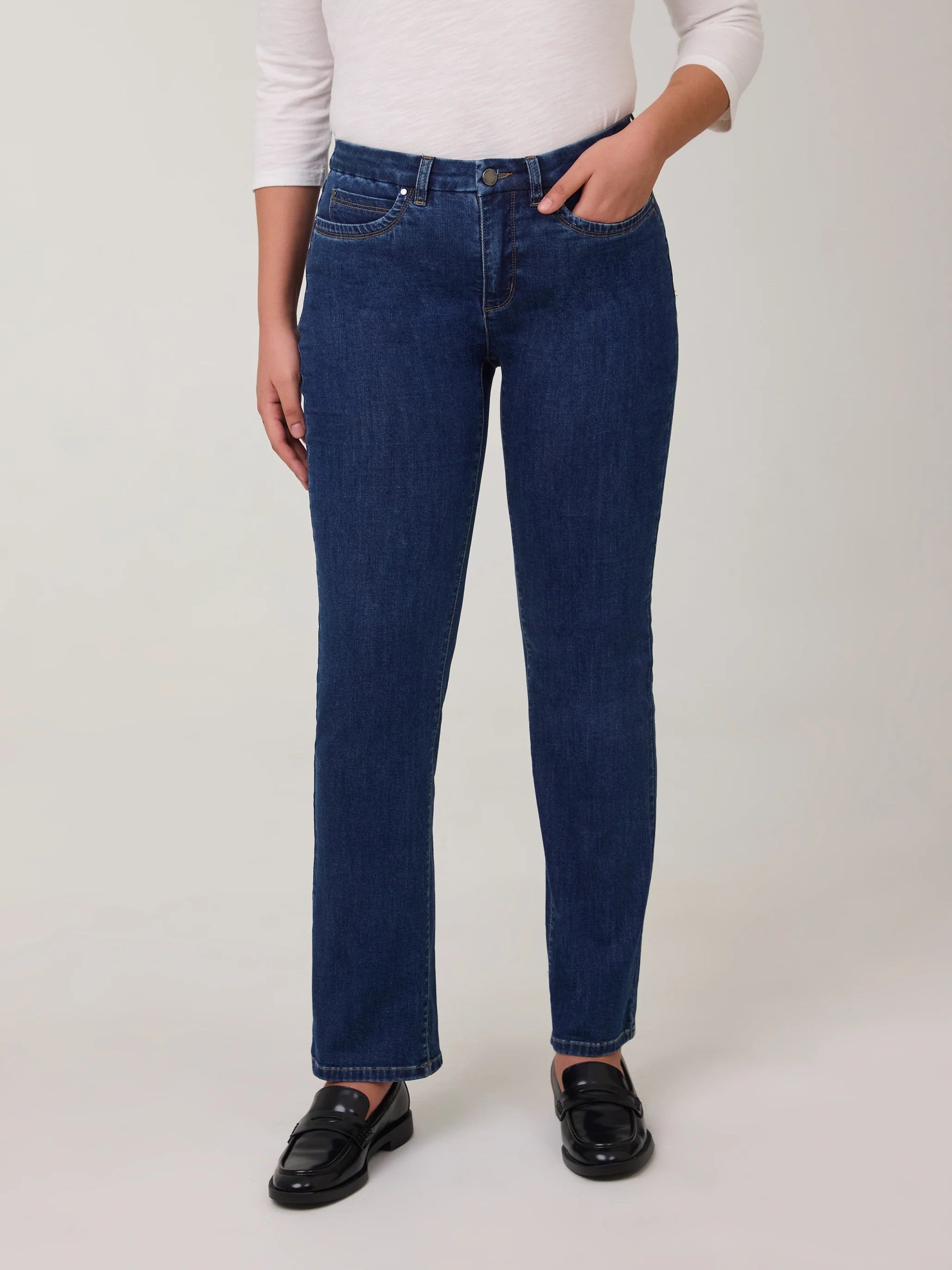 FDJ Petite Olivia Supreme Straight Leg 29" Jeans