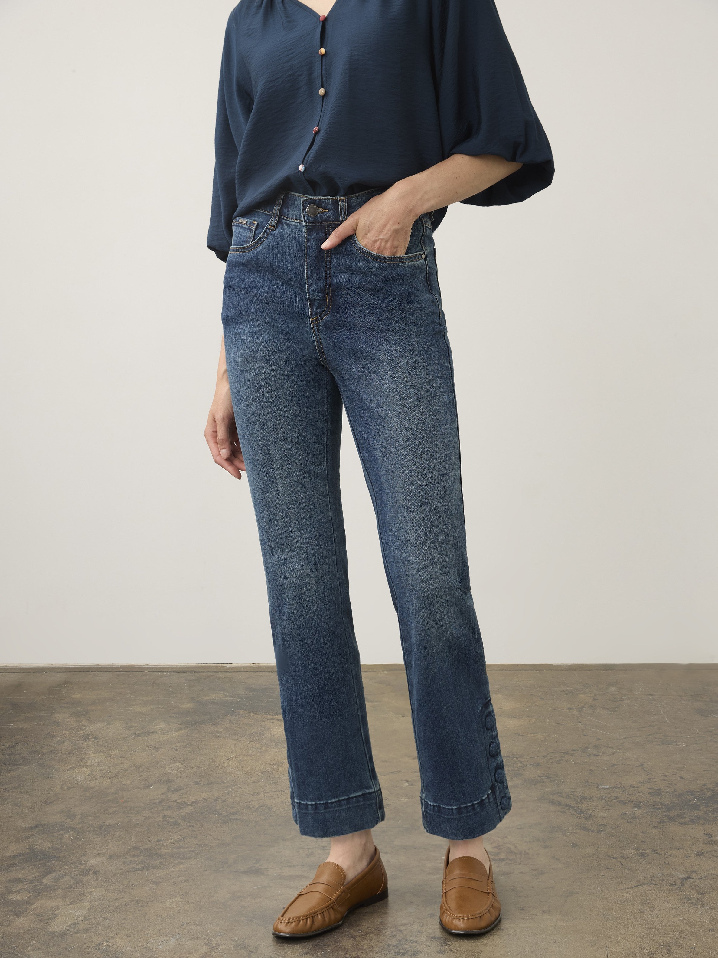 FDJ Suzanne Tonal Button Bootcut Jeans