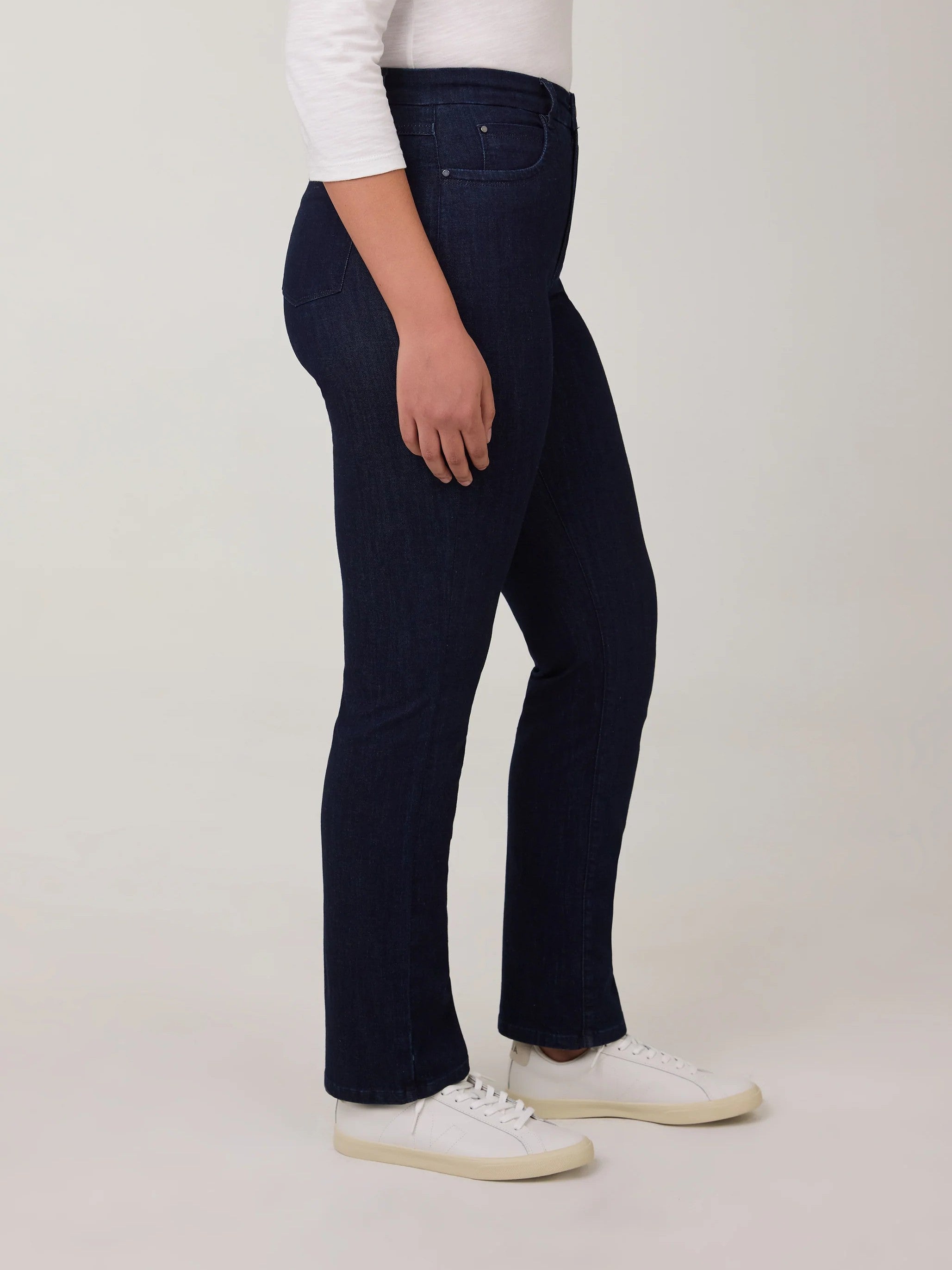 FDJ Petite Suzanne Supreme Straight Leg 29" Jeans
