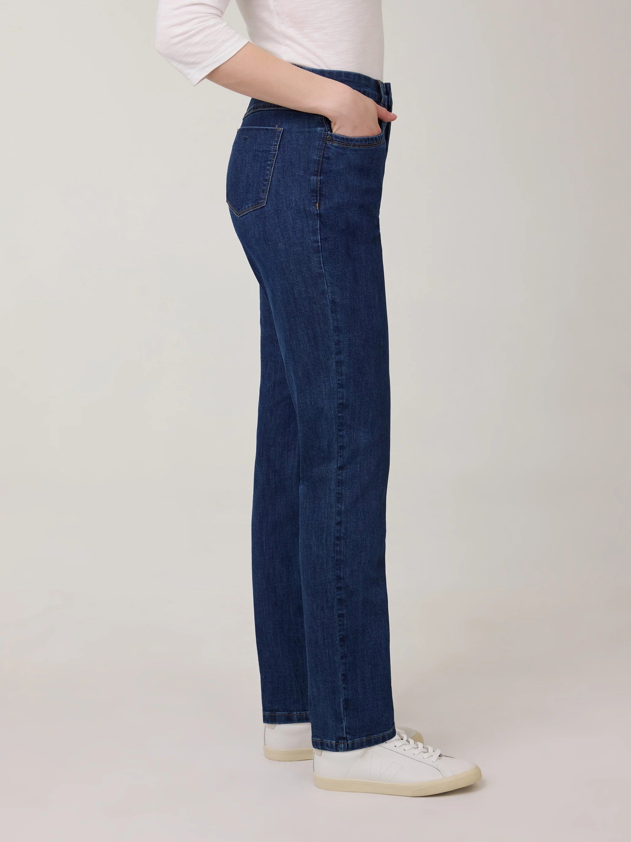 FDJ Petite Suzanne Supreme Straight Leg 29" Jeans