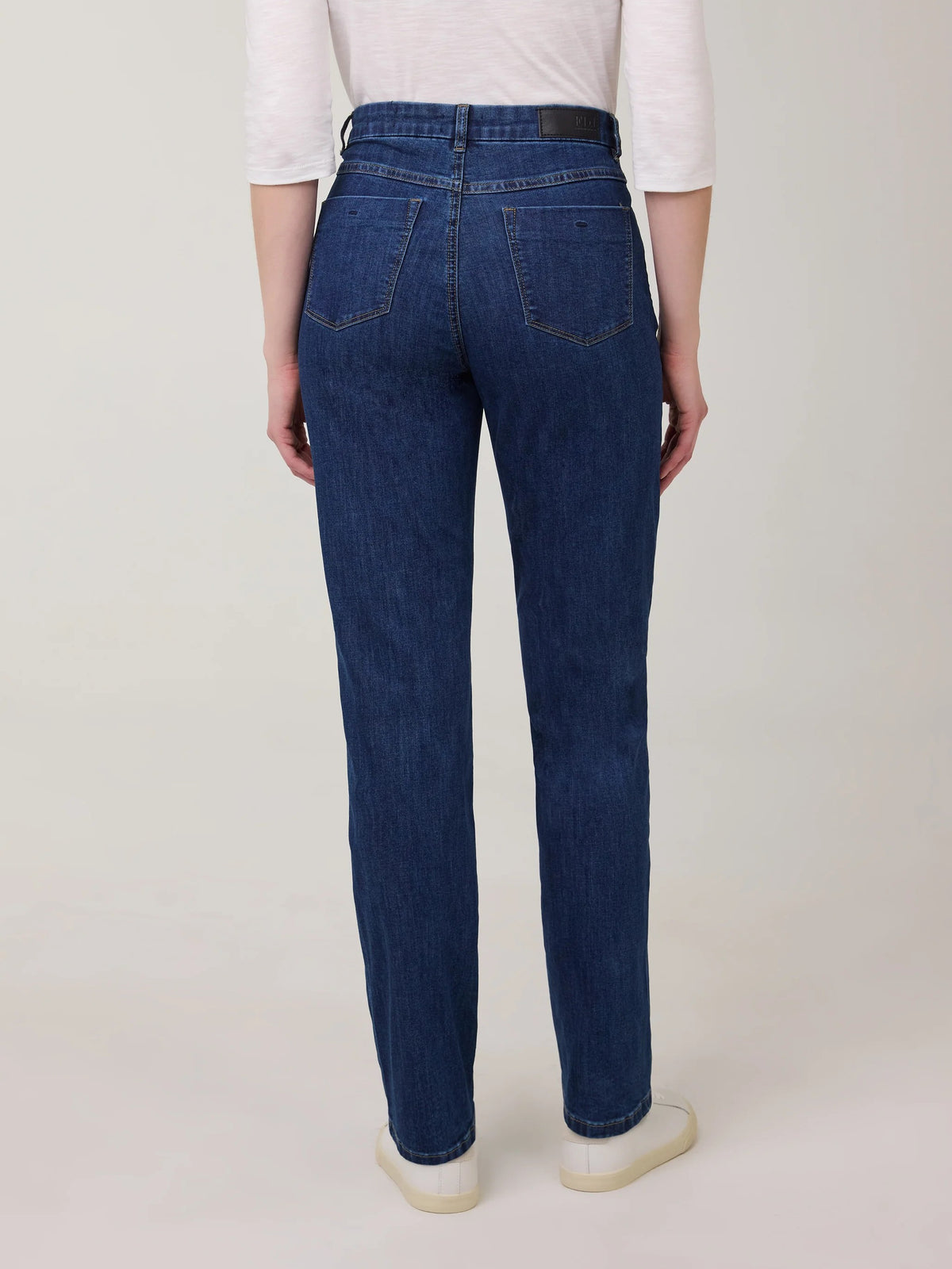 FDJ Petite Suzanne Supreme Straight Leg 29" Jeans