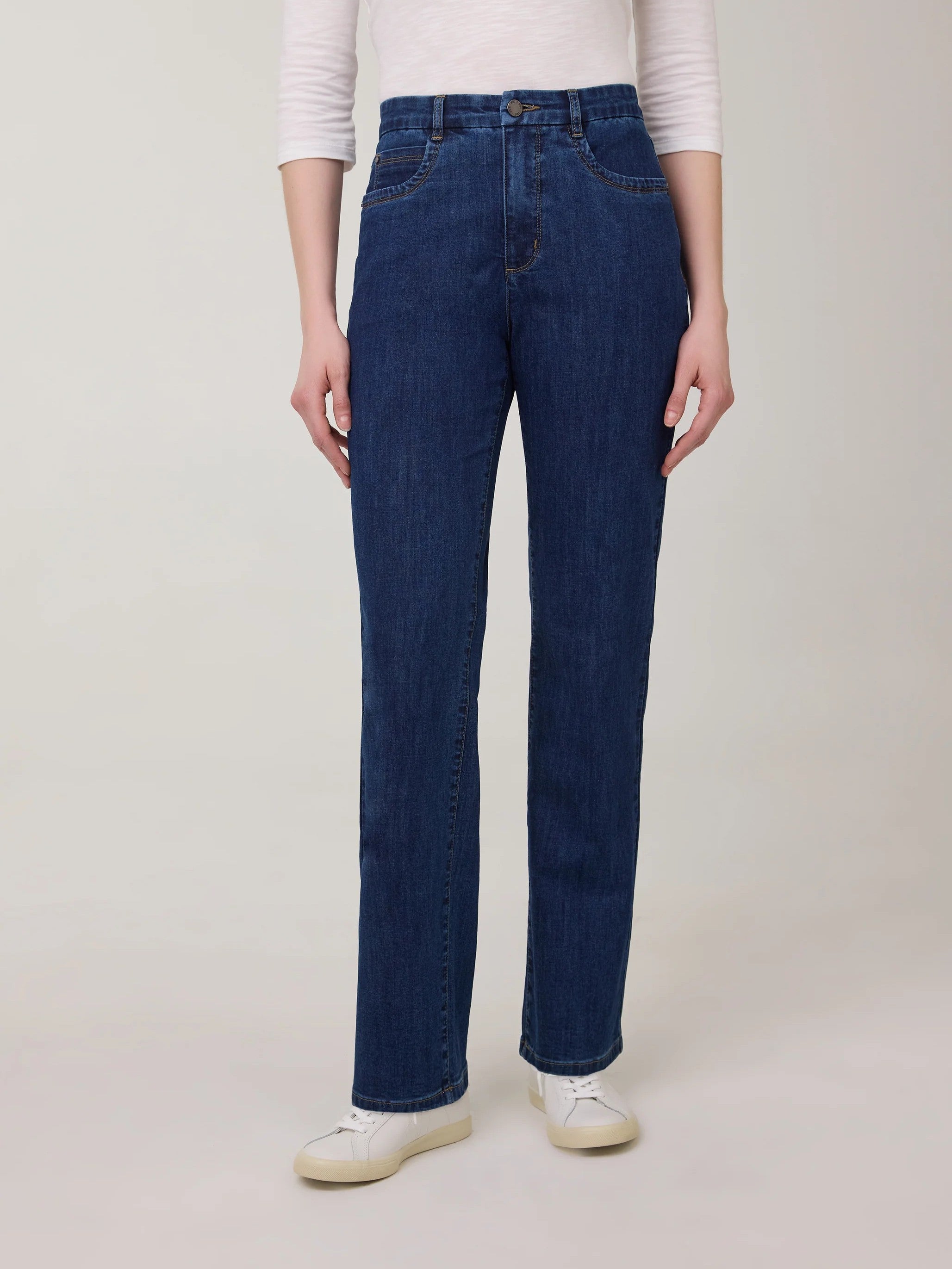 FDJ Petite Suzanne Supreme Straight Leg 29" Jeans