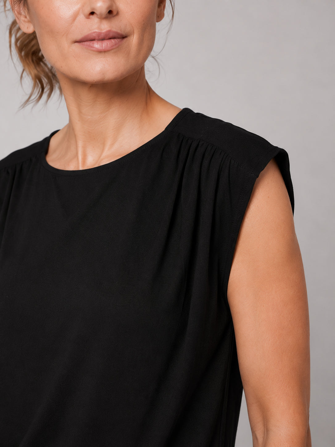 Simple Gather Sleeveless Top