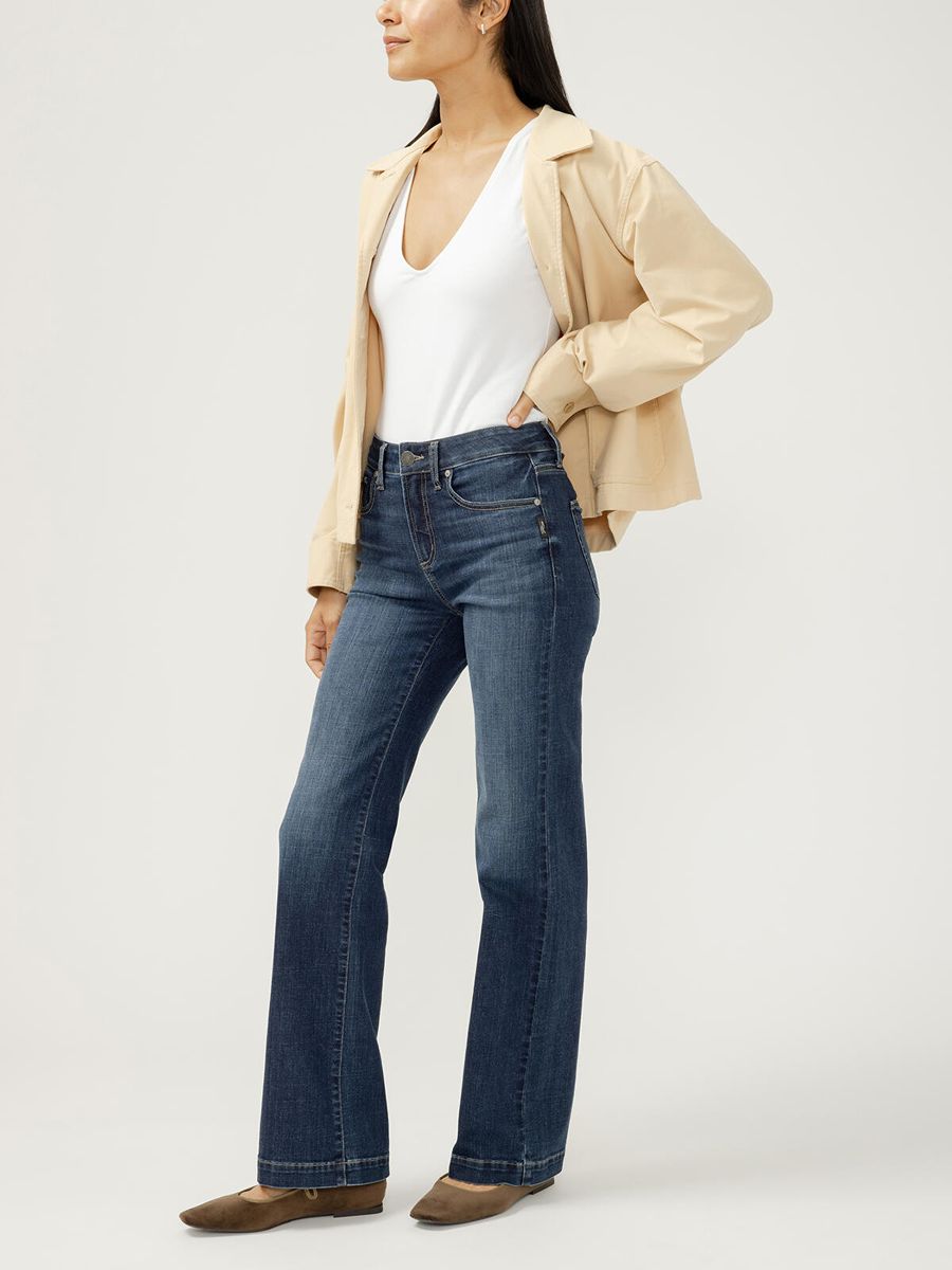 Silver Avery 10.25" Curvy 31" Trouser in indigo denim styled with a beige jacket and white top by Silver.
